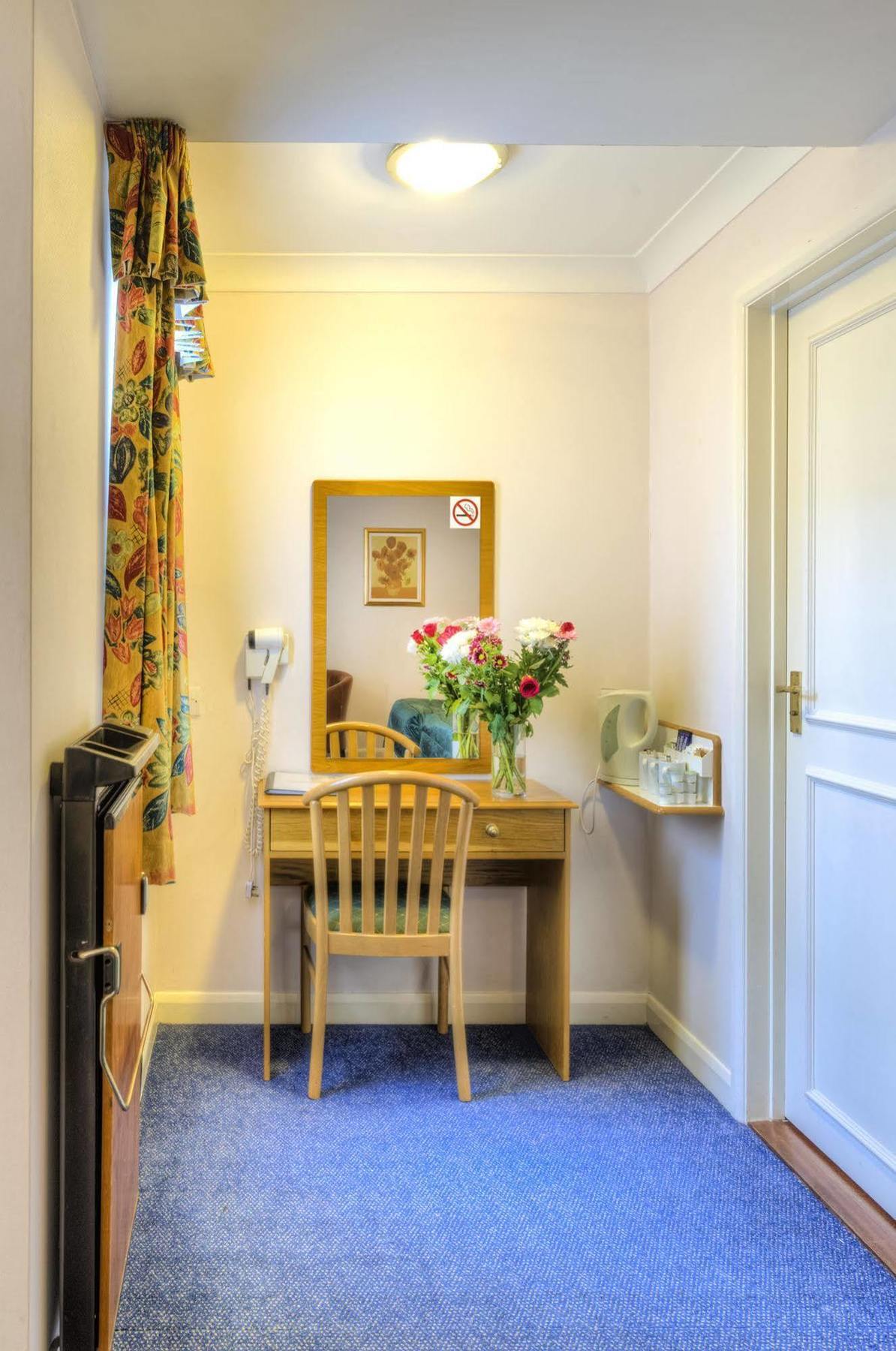 Flexistay Reading West Aparthotel - With Communal Kitchen Use Exteriér fotografie