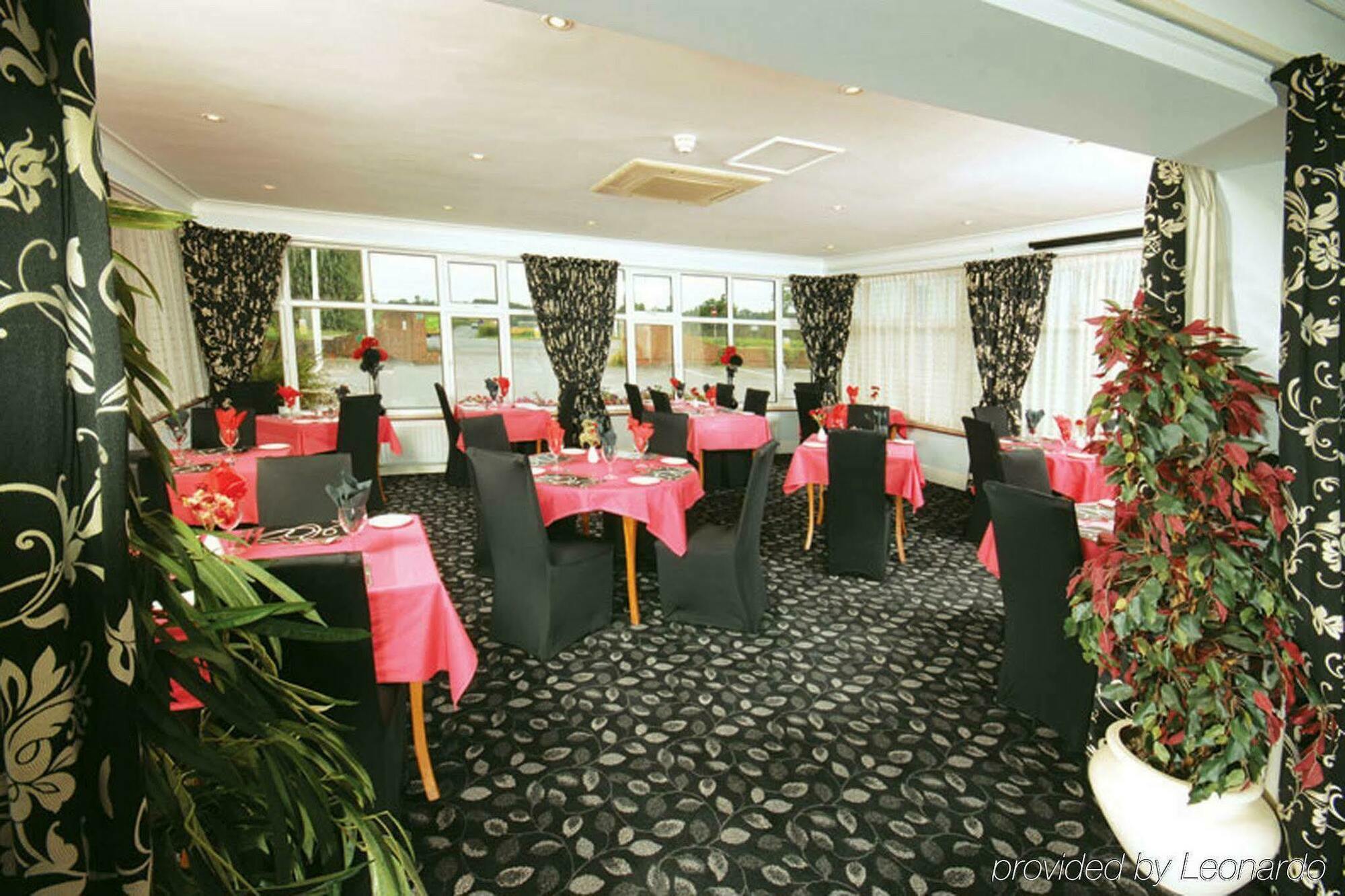 Flexistay Reading West Aparthotel - With Communal Kitchen Use Restaurace fotografie